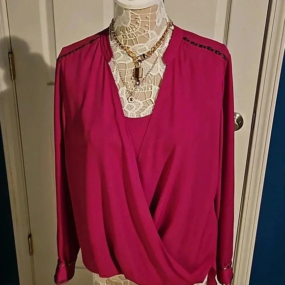 TRIBAL BLOUSE - Picture 2 of 11